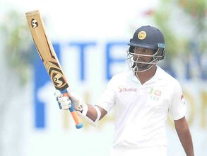 40 టెస్టుల తర్వాత తొలి వికెట్‌ తీసిన శ్రీలంక క్రికెటర్