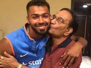 తండ్రికి చిన్న సర్‌ప్రైజ్: ట్విట్టర్‌లో వీడియో షేర్ చేసిన పాండ్యా