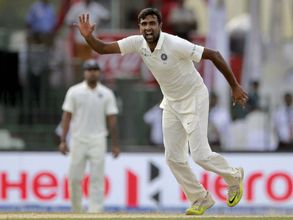 భారత బౌలర్ల విజృంభణ: కొలంబో టెస్టులో శ్రీలంక చెత్త రికార్డు