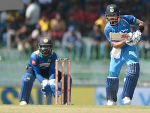 300: కోహ్లీని అవుట్ చేసిన మలింగను అభినందించిన రోహిత్ శర్మ