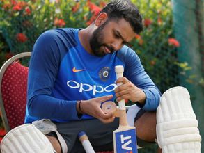 ఏం జరిగింది?: లంక పర్యటనలో ఉన్న రోహిత్ శర్మ ముంబైకి