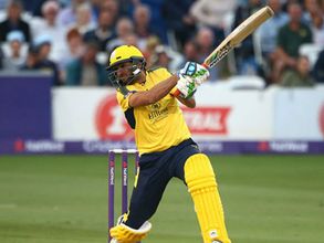 నాట్‌వెస్ట్ టీ20 బ్లాస్ట్: 42 బంతుల్లో అఫ్రిది సెంచ‌రీ (వీడియో)