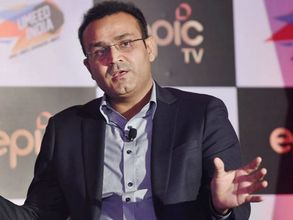 సెహ్వాగ్‌కు గోరఖ్‌పూర్ సెగ: తప్పుడు ట్వీట్ చేస్తావా?.. నెటిజెన్స్ ఫైర్..