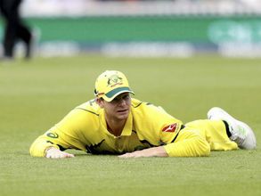 భారత పర్యటనకు వచ్చే స్మిత్ సేన ఇదే: స్టార్క్‌కు దక్కని చోటు