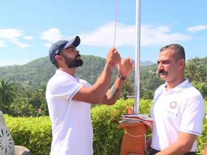 శ్రీలంకలో జెండాని ఎగరేసిన కోహ్లీ: ట్విట్టర్‌లో వీడియో