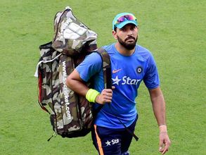 సెలక్టర్లు మొండిచేయి: యువీ క్రికెట్ కెరీర్ దాదాపు ముగిసినట్టే!