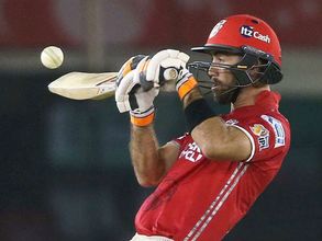 ఇమిటేట్: జడేజాలాగే బ్యాట్‌ని కత్తిలా తిప్పిన మ్యాక్స్‌వెల్ (వీడియో)