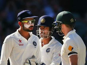 వన్డేల్లో కోహ్లీ... టెస్టుల్లో స్మిత్: ఎవరు బెస్ట్ అనే ప్రశ్నకు క్లార్క్