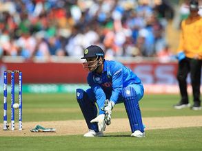 నాలుగో వన్డేలో ఫించ్ స్టంపింగ్ మిస్ చేసిన ధోని (వీడియో)