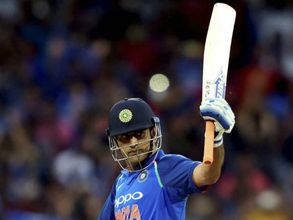 100 హాఫ్ సెంచరీలు: ధోని మరో అరుదైన రికార్డు