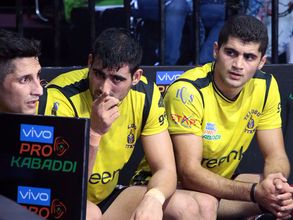 టైటాన్స్, బుల్స్ మ్యాచ్ టై: చరిత్ర సృష్టించిన రాహుల్ చౌదరి