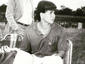 తొలినాళ్లలో బ్యాటింగ్‌ కోసం సచిన్ నిరీక్షణ (ఫోటో)