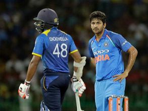'అవ‌స‌ర‌మైనప్పుడు ధోని దగ్గరికి వెళ్లి సలహాలు తీసుకుంటా'