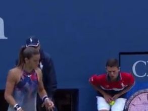 యుఎస్ ఓపెన్: వీనస్ సర్వ్ దెబ్బకు బాల్ బాయ్ విలవిల (వీడియో)