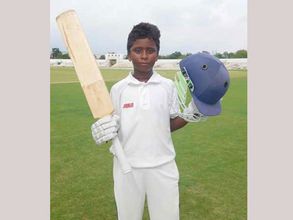 ఒకే టోర్నీలో రెండు ట్రిపుల్ సెంచరీలు చేసి చరిత్ర సృష్టించాడు