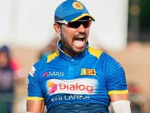 నైట్‌ పార్టీకెళ్లినందుకు శ్రీలంక క్రికెటర్‌పై వేటు వేసిన బోర్డు