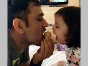 ధోని.. జీవా.. ఓ లడ్డు!: సినిమా పేరు కాదు