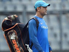 ధోని కోసం ఐపీఎల్ నిబంధనలు మార్పు: చెన్నైకే ఛాన్స్!