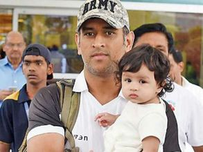 పాట పాడిన ధోని కుమార్తె జీవా: వీడియో వైరల్