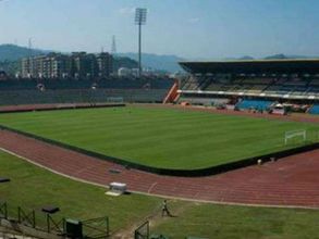 వేదిక మార్పు: టికెట్ల కోసం ఎండ వేడిమిని లెక్క చేయట్లేదు