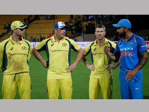 'విరాట్ కోహ్లీ జట్టుని చూసి స్మిత్ సేన భయపడింది'