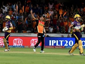 మలుపు తిరిగింది అక్కడే: సిరాజ్ ఎంపిక వెనుక ఉన్నదెవరు?