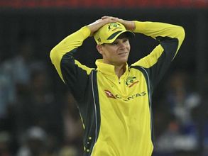 ఆసీస్‌కు గట్టి ఎదురుదెబ్బ: టీ20 సిరీస్‌కు స్మిత్‌ దూరం