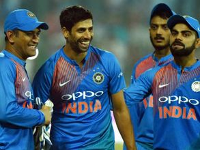 దేశం కోసం ఏ త్యాగానికైన వెనకాడబోడు: టీ20ల నుంచి 'తప్పుకో'పై నెహ్రా