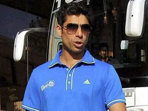 నీతిమంతమైన ఫాస్ట్ బౌలర్లలో ఒకడు: నెహ్రా రిటైర్మెంట్‌పై పాక్ బౌలర్