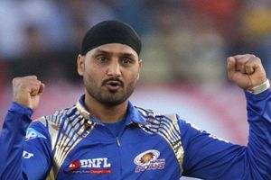 భజ్జీకి ఏమైంది?: ఆ ట్వీట్ ఎందుకు తొలగించాడు