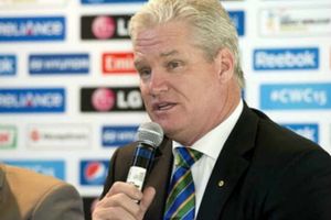 సెహ్వాగ్ స్ధానాన్ని కోహ్లీ భర్తీ చేశాడు: ఫ్యాన్‌గా మారడంపై జోన్స్