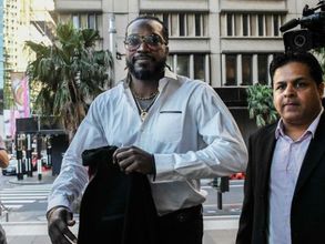 3 లక్షల డాలర్లిస్తే: 'మహిళా మసాజ్ థెరపిస్ట్ 'నగ్న' కథ చెబుతా'