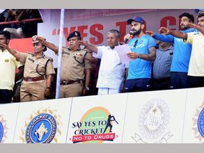 బెలూన్లు గాల్లోకి: క్రికెట్‌కు ఓకే.. డ్రగ్స్‌కు నో క్యాంపెయిన్‌లో కోహ్లీ