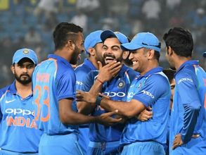 బుమ్రా ఏడో ఓవర్ వెనుక ఎవరున్నారో తెలుసా?: కోహ్లీ