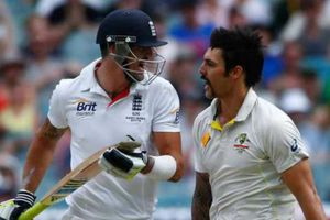 ట్విట్టర్‌లో బ్లాక్ చేశాడు: పీటర్సన్‌ను కవ్వించిన మిచెల్ జాన్సన్