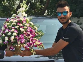 ఫ్యాన్స్‌కు సర్‌ప్రైజ్: అక్షర పటేల్ కొత్త లగ్జరీ కారు ఇదే