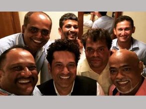 'ఫ్రెండ్స్‌ ఫర్‌ లైఫ్‌': సచిన్ సెల్ఫీలో కాంబ్లి కూడా