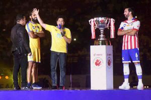 ఐఎస్ఎల్: ఆరంభ మ్యాచ్ డ్రా, గోల్ లేదు.. సందడి చేసిన సచిన్