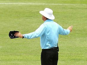 క్రికెట్‌లో 'వైడ్‌ గ్యాప్‌' అద్భుతం: ఒక్క మ్యాచ్‌లో 136 వైడ్లు