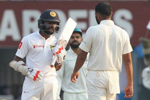 ఈడెన్‌లో కొట్టుకునేంత పనిచేశారు: షమీ, డిక్‌వెల్లా మధ్య మాటల యుద్ధం