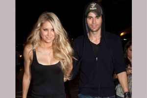 కవలకు జన్మనిచ్చిన మాజీ టెన్నిస్ సుందరి కౌర్నికోవా