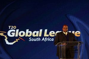 రూ.160 కోట్ల నష్టం భరించాల్సి వస్తుందని లీగ్‌ను ఆపేశారు