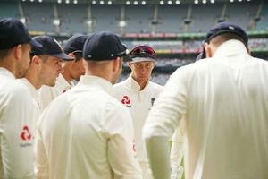 యాషెస్: ఇంగ్లాండ్ కలలు నీరైపోయాయ్