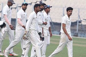 విదర్భదే విజయం: చెలరేగి బౌలింగ్ చేసిన గుర్భానీ