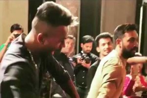 మెహిందీ ఫంక్షన్‌లో అన్నతో కలిసి చిందేసిన హార్దిక్ పాండ్యా (వీడియో)