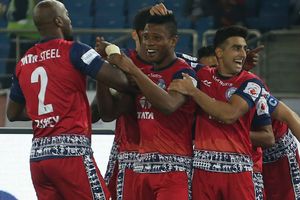 ఢిల్లీ డైన‌మోస్ దుమ్ము దులిపేసిన జంషెడ్‌పూర్ ఎఫ్‌సీ