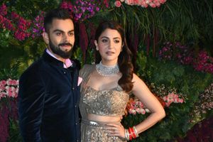 ముంబై విందు: ధావన్ తనయుడు జోరావర్‌తో కోహ్లీ డ్యాన్స్ (వీడియో)