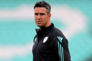 నీ ముఖం అద్దంలో చూసుకో!: పీటర్సన్‌కు ఓ నెటిజన్