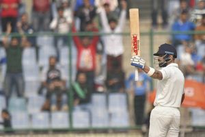 కోట్లాలో తొలి సెంచరీ: ఆమ్లా రికార్డుని బద్దలు కొట్టిన కోహ్లీ