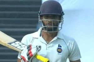 క్రికెట్ కోసం సెమిస్టర్ పరీక్షలు ఎగ్గొట్టాడు: ఎవరీ కునాల్ చందేలా